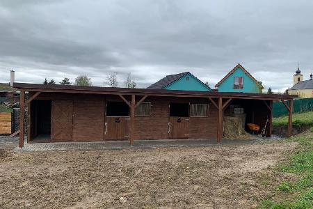 Dvojboxy se sedlovnou a seníkem